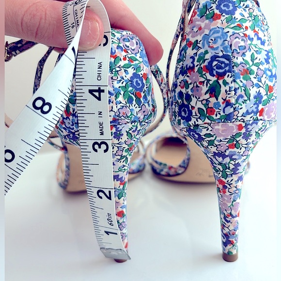 J. Crew Floral Blue & White High Heel Shoes Ankle Strap Made in Italy Size 6.5 - Picture 4 of 5